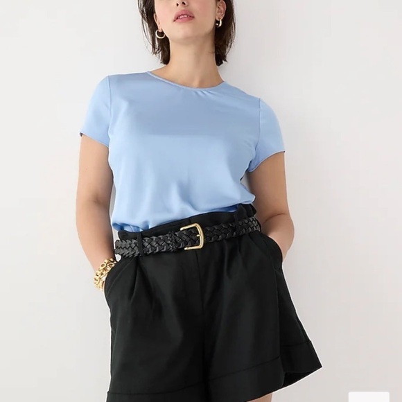 New J Crew Short-sleeve button-back top in everyday crepe
Item BP958 - Picture 1 of 4